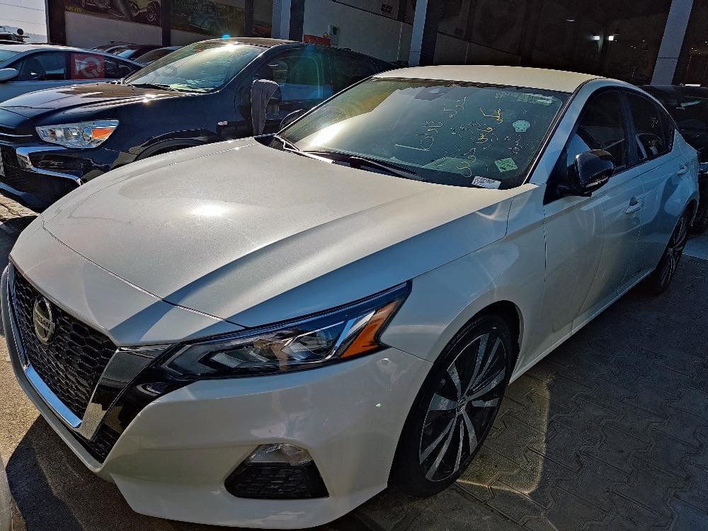 نیسان ئەلتیما